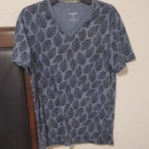 Goodfellow & Co Blue Leaf Print V-Neck Tee